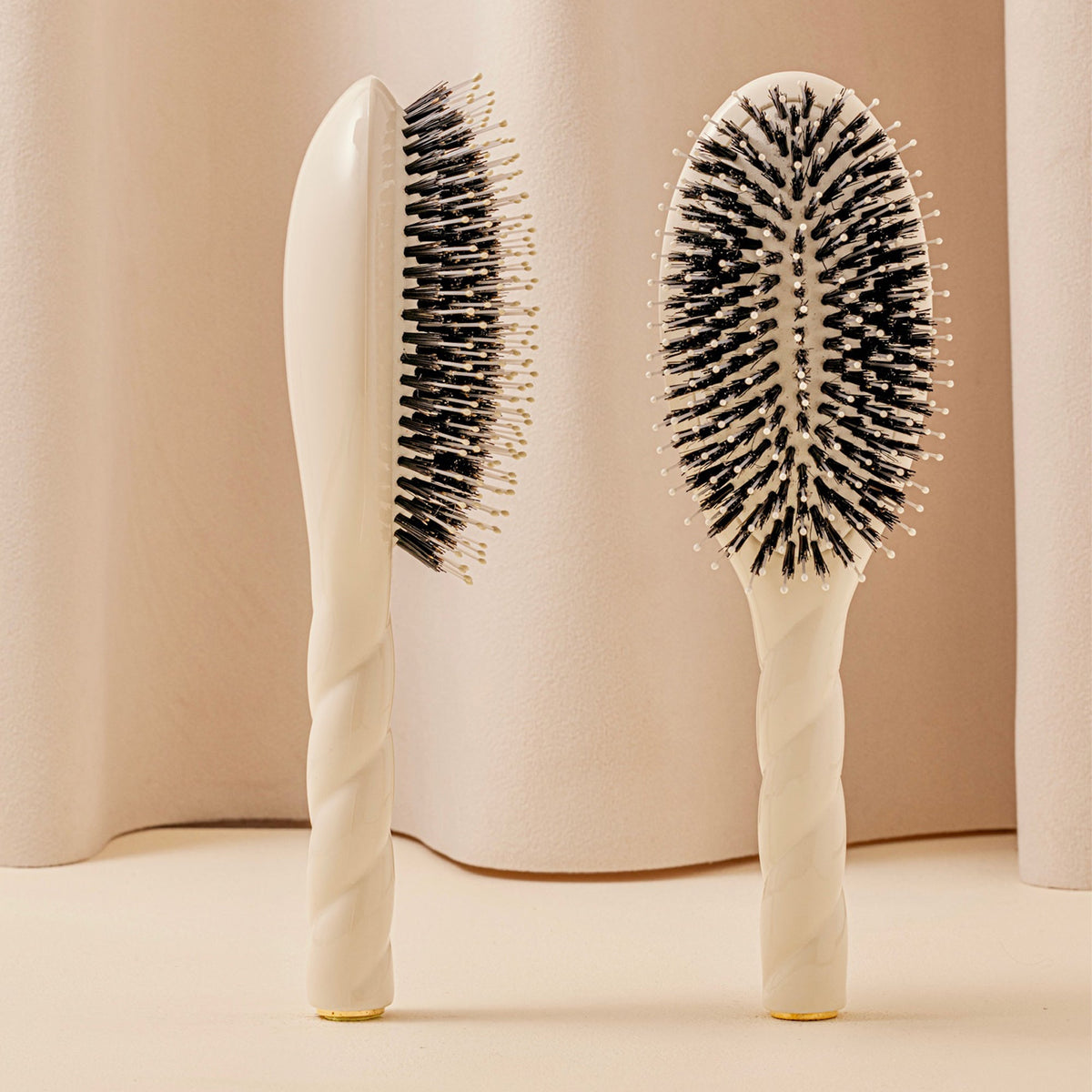 Large Brush N.03 The Gentle Scalp Care HairBrush